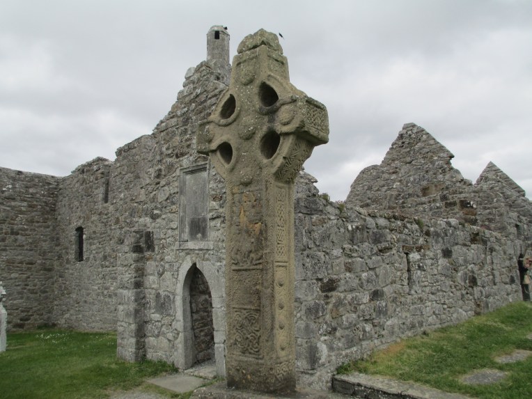 Clonmacnoise1